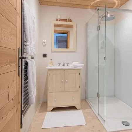 Daire Chalet Berti, 5 Bedrooms, 12 Pers. *