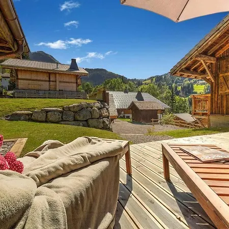 Chalet Berti, 5 Bedrooms, 12 Pers. Apartament Courmayeur